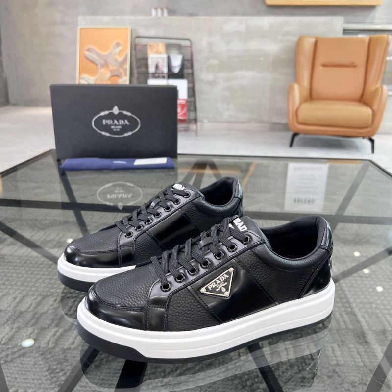 Pra*a casual shoes